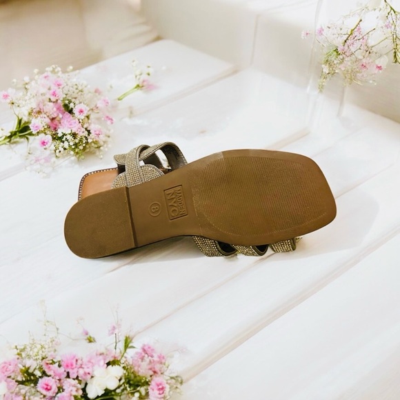 Madden NYC Selina Sandals with Criss-Cross Straps - Picture 6 of 7